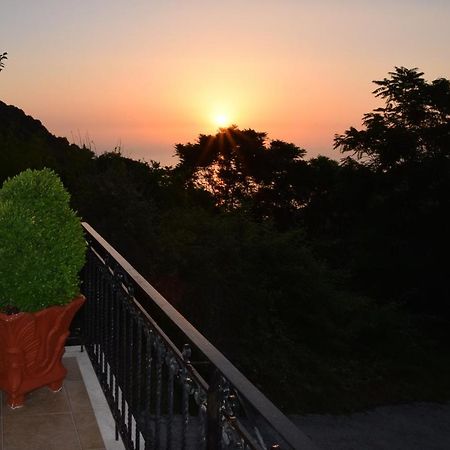 D & K Guest House Makrirrakhi ภายนอก รูปภาพ