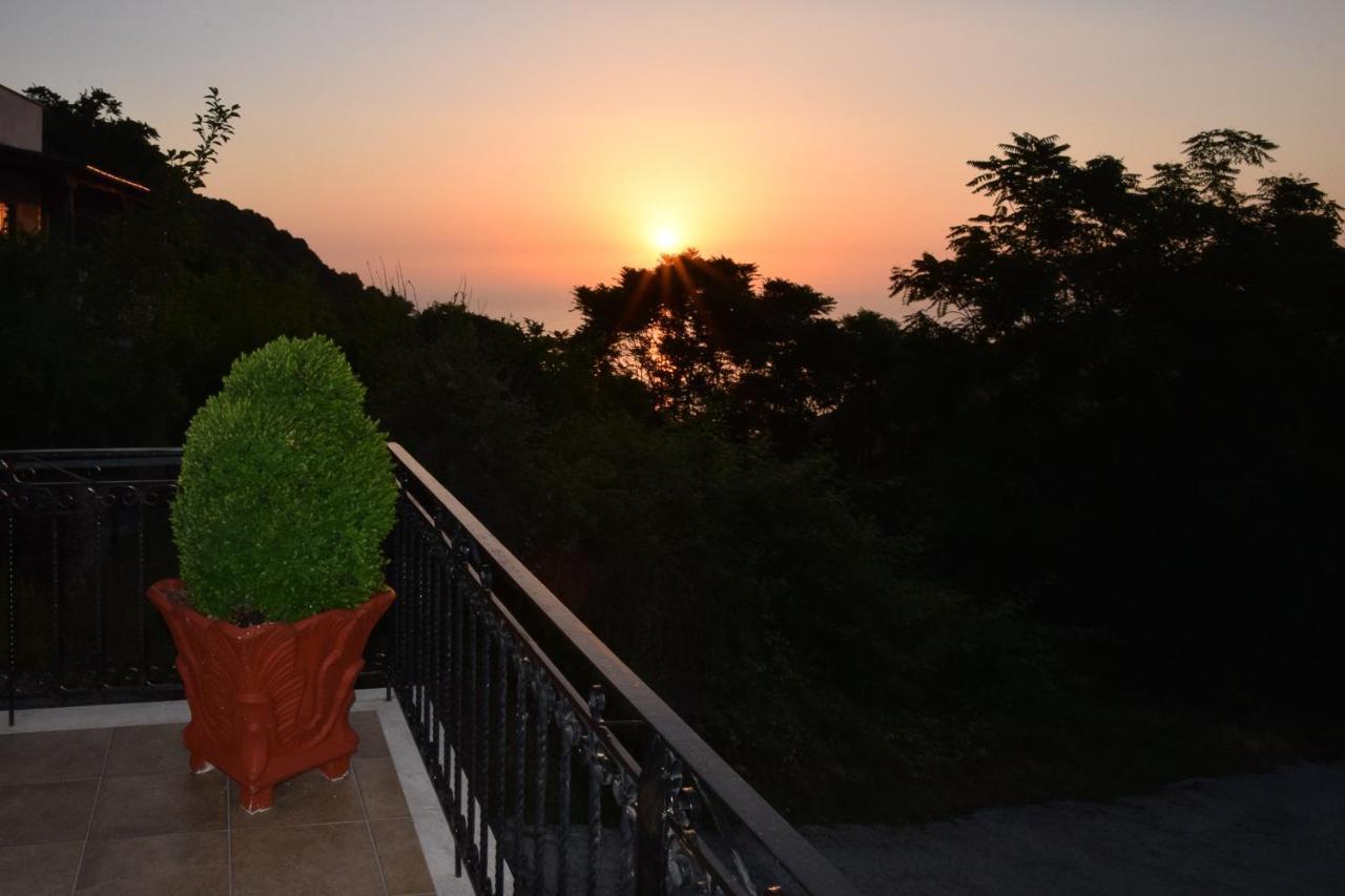 D & K Guest House Makrirrakhi ภายนอก รูปภาพ